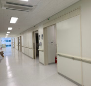 청주하나병원 반자동문